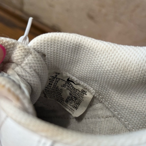 Nike White Sneakers with Black Logo - Picture 4 of 6